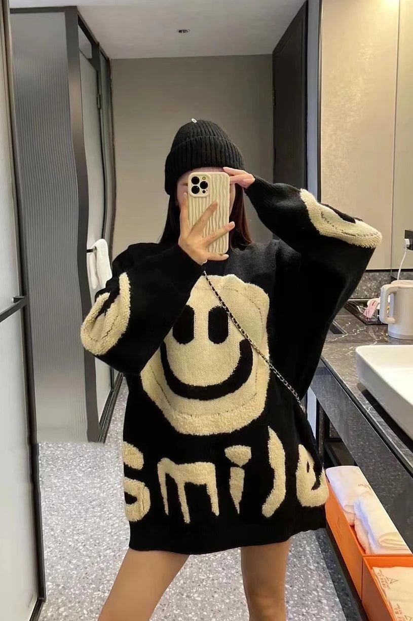 Pull-over femme tendance à col rond avec motif sourire